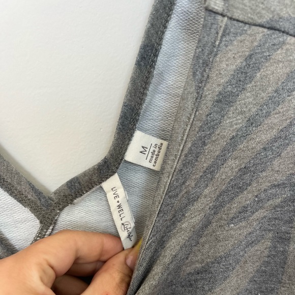 Animal Print Size M T-Back Lounge Top - Picture 2 of 3